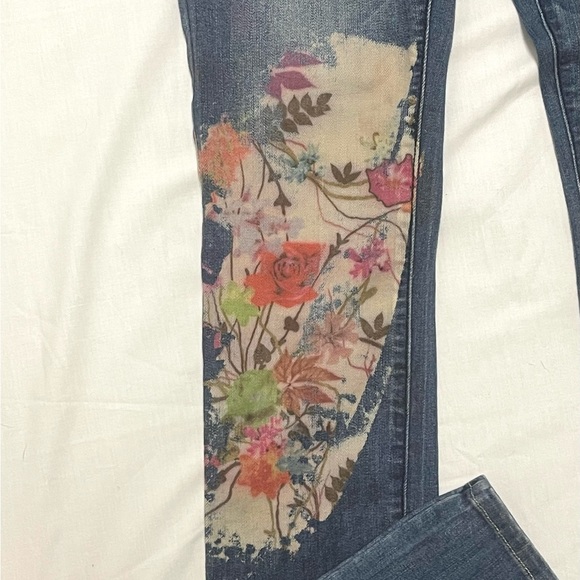 NWOT Maternity M.Rena Stretch Jeans-Floral Legs Sz- S - Picture 3 of 7
